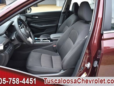 Used 2024 Nissan Altima 2.5 SV image 17