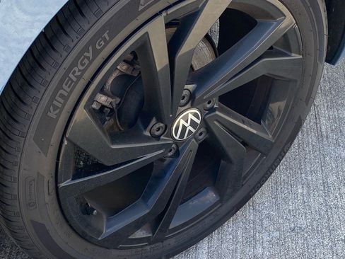 Certified 2025 Volkswagen Jetta SE w/ Sunroof Package image 20