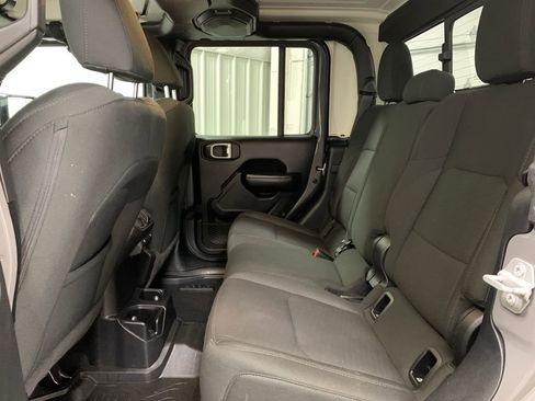 Used 2020 Jeep Gladiator Sport w/ Quick Order Package 24S image 16