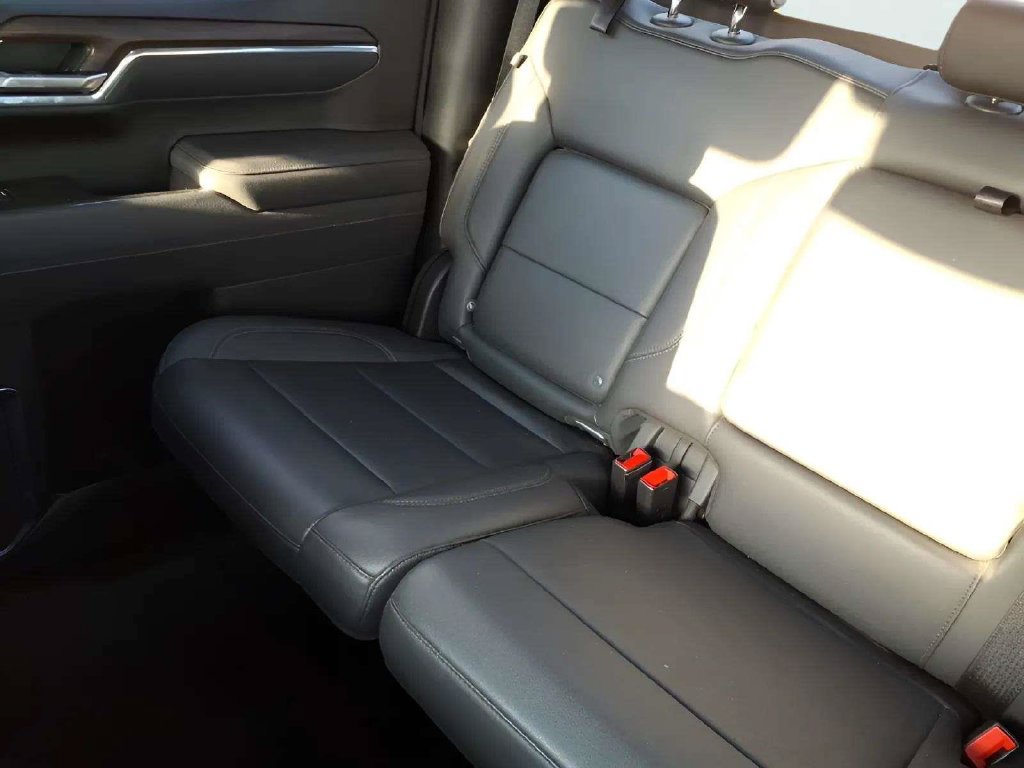 Used 2025 GMC Sierra 1500 SLT RWD image 17