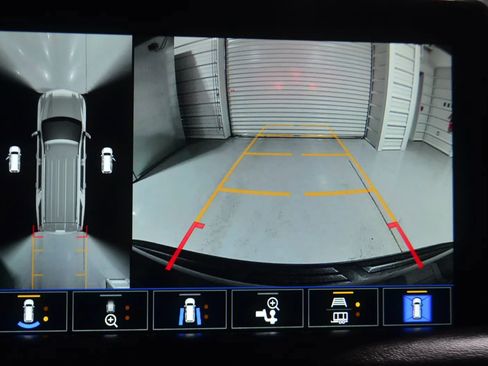 Used 2022 Chevrolet Tahoe Z71 w/ Luxury Package image 35