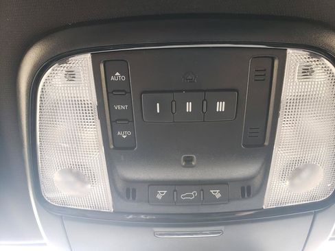 Used 2025 Dodge Durango GT AWD/4WD image 21
