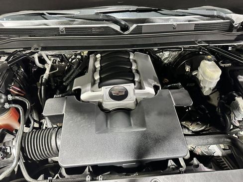 Used 2017 Cadillac Escalade Luxury AWD/4WD image 60