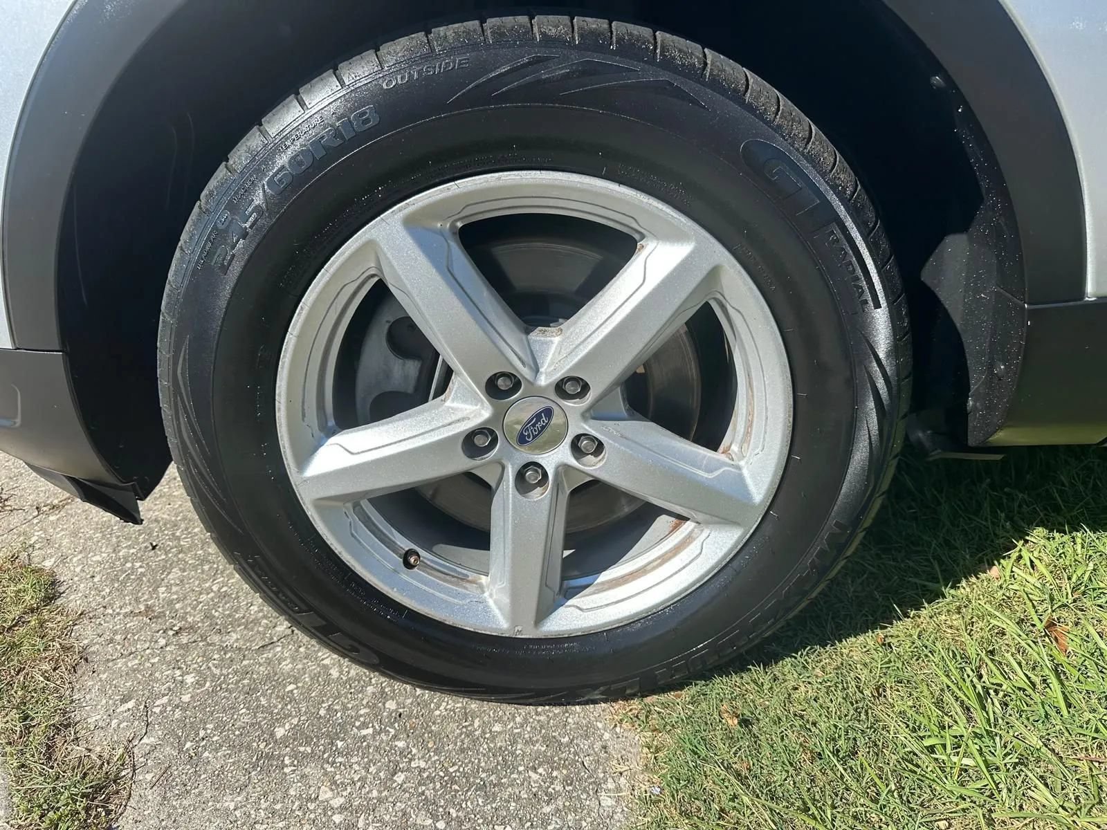 Used 2018 Ford Explorer XLT w/ Equipment Group 201A FWD image 21