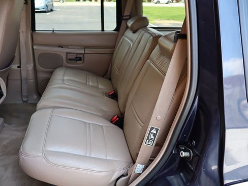 Used 2000 Ford Explorer Eddie Bauer image 20