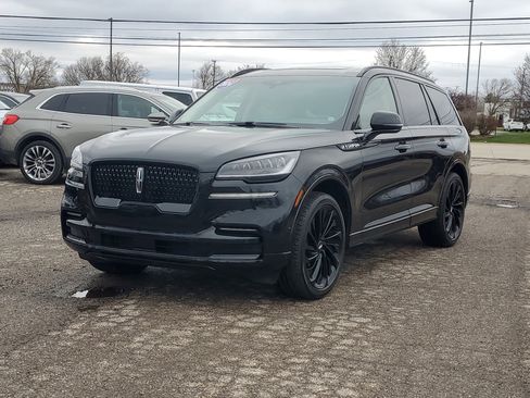 Used 2024 Lincoln Aviator Reserve w/ Equipment Group 201A image 3