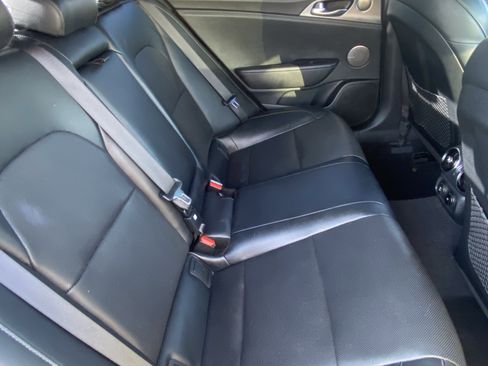 Used 2020 Kia Stinger GT1 image 13