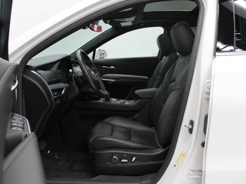 Used 2020 Cadillac XT4 Premium Luxury image 14