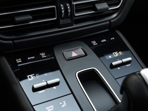 Certified 2024 Porsche Macan GTS AWD/4WD image 26