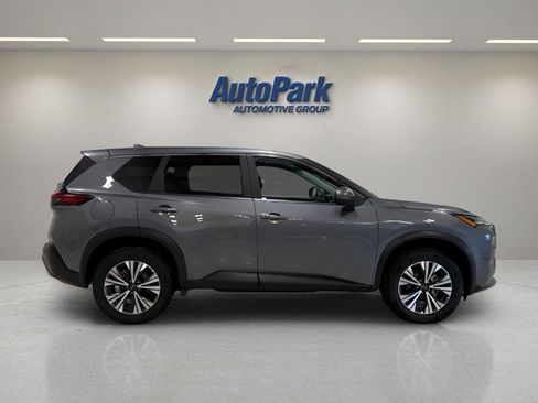 Used 2023 Nissan Rogue SV image 8