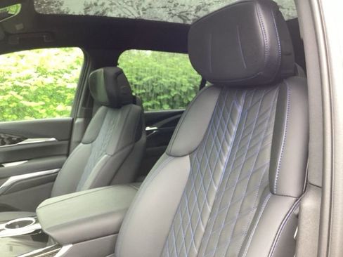 New 2025 Cadillac Escalade IQ Luxury 1 AWD/4WD image 18