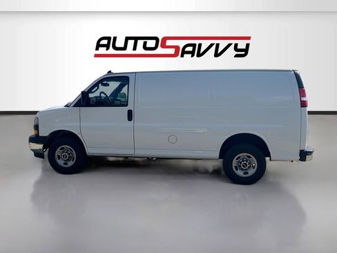 Used 2022 GMC Savana 2500 w/ Driver Convenience Package RWD image 4
