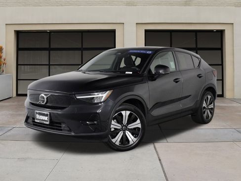 Used 2023 Volvo C40 P8 Recharge Plus image 3