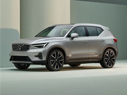 Used 2023 Volvo XC40 B5 Ultimate w/ Climate Package