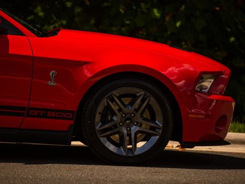 Used 2012 Ford Mustang Shelby GT500 RWD image 10