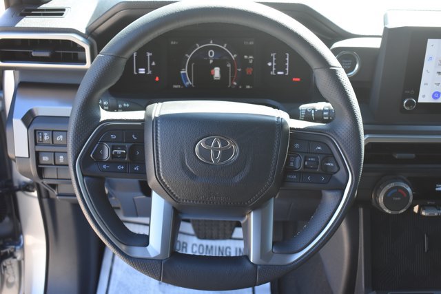 Used 2026 Toyota 4Runner SR5 AWD/4WD image 18