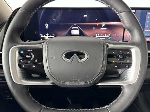 Certified 2025 INFINITI QX80 Sensory image 18