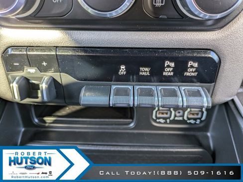 Used 2021 RAM 1500 Big Horn image 23