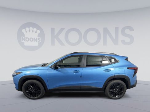 New 2026 Chevrolet Trax ACTIV w/ Sunroof Package image 2