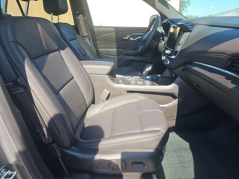 Used 2023 Chevrolet Traverse RS AWD/4WD image 10