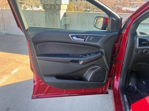 Used 2024 Ford Edge ST-Line w/ Class II Trailer Tow Package image 10