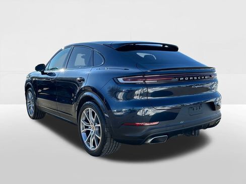 Used 2024 Porsche Cayenne Base image 2