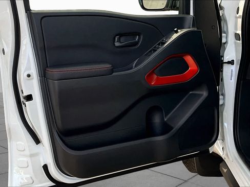 New 2026 Nissan Frontier Pro-X w/ Pro-X Convenience Package RWD image 13