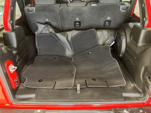 Used 2021 Jeep Wrangler Unlimited Sahara w/ Uconnect 4C Nav & Sound Group image 29