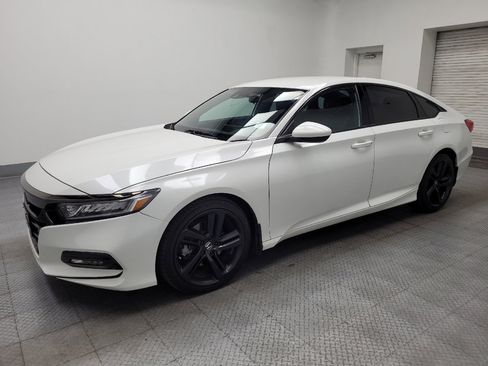 Used 2018 Honda Accord Sport image 2