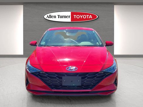 Used 2022 Hyundai Elantra SEL w/ Cargo Package image 4