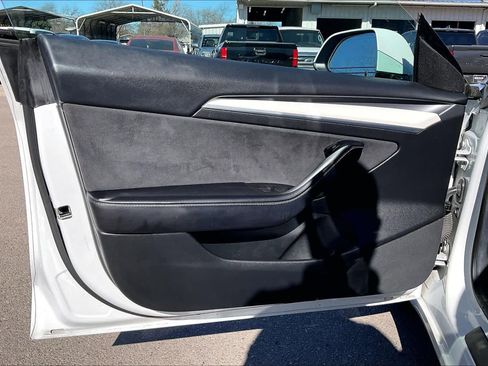 Used 2021 Tesla Model 3 Standard Range Plus image 20