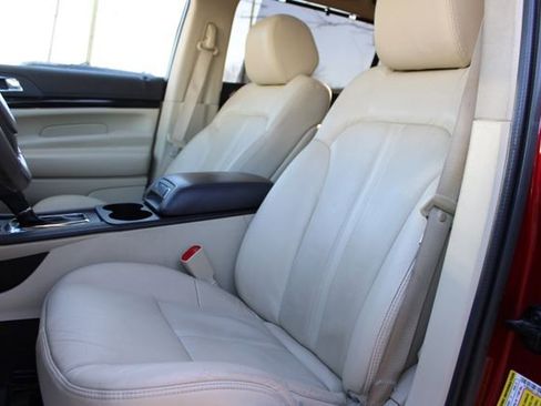 Used 2018 Lincoln MKT AWD w/ Technology Package image 18