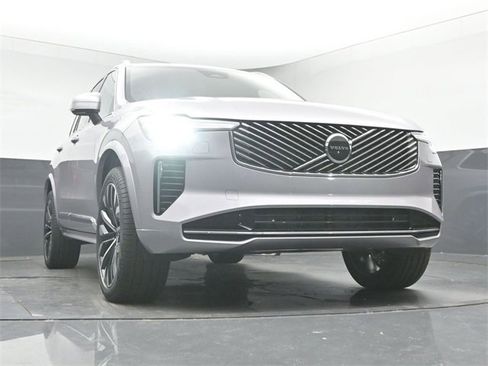 New 2026 Volvo XC90 B6 Core image 38