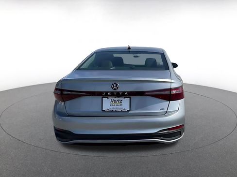 Used 2025 Volkswagen Jetta SE image 12