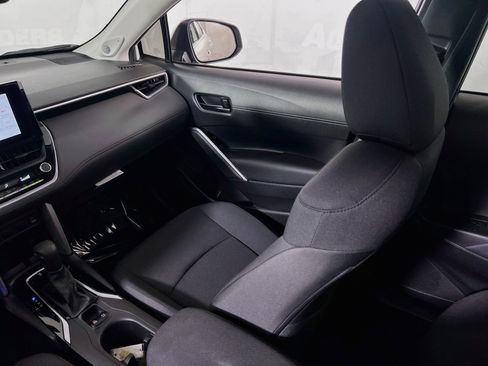 Used 2024 Toyota Corolla Cross LE w/ Moonroof Package AWD/4WD image 22