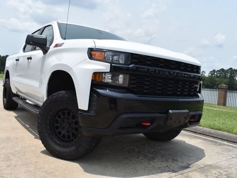 Used 2019 Chevrolet Silverado 1500 Custom Trail Boss w/ Custom Convenience Package AWD/4WD image 9