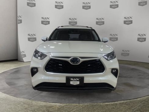 Used 2020 Toyota Highlander XLE image 8