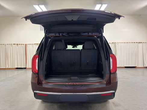 Used 2023 GMC Yukon SLT w/ SLT Luxury Package AWD/4WD image 23