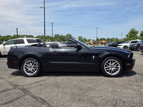 Used 2013 Ford Mustang Premium RWD image 4