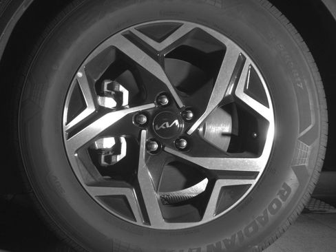 Used 2025 Kia Sportage LX FWD image 15