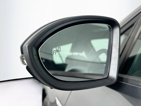 Used 2019 Volkswagen e-Golf SEL Premium FWD image 16
