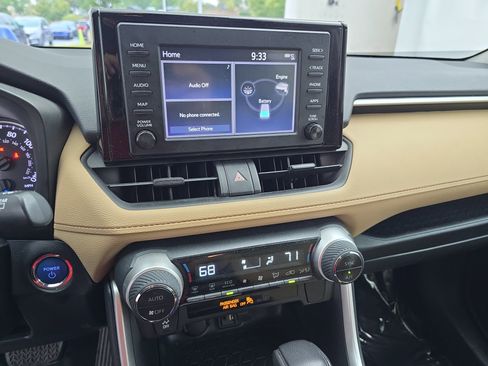 Used 2019 Toyota RAV4 XLE image 19