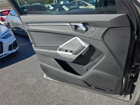 Used 2023 Audi Q3 2.0T Premium Plus w/ Premium Plus Package image 16