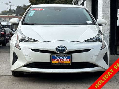 Used 2018 Toyota Prius Two image 9