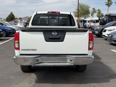 Used 2018 Nissan Frontier SV image 6