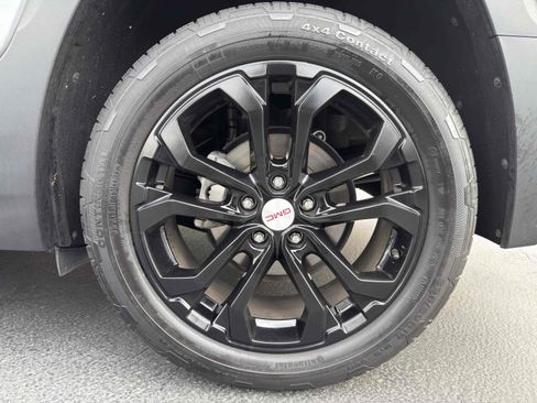 Used 2020 GMC Terrain SLE w/ Elevation Edition image 16