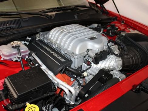 Used 2020 Dodge Challenger SRT Hellcat RWD image 34