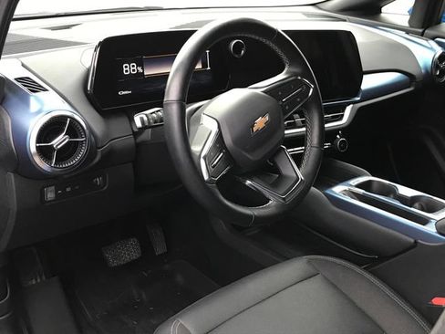 Used 2024 Chevrolet Equinox EV LT FWD image 5