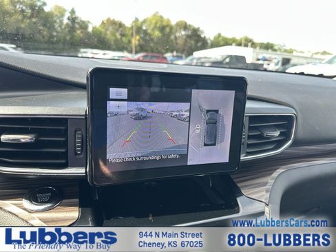 Used 2022 Ford Explorer Limited w/ Equipment Group 301A AWD/4WD image 17