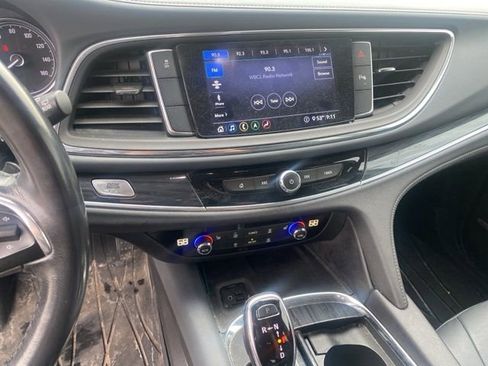 Used 2020 Buick Enclave Essence w/ Sound and Sites Package FWD image 18